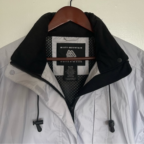 Misty Mountain Waterproof Windbreaker - Picture 3 of 15
